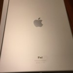 Apple-iPad-Pro-un’unità-si-mostra-con-anello-Touch-ID-dorato-e-posteriore-argentato-2