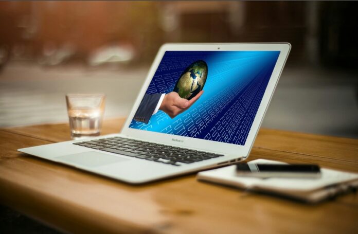 forward-businessman-globe-world-europe-africa-1434861-pxhere.com